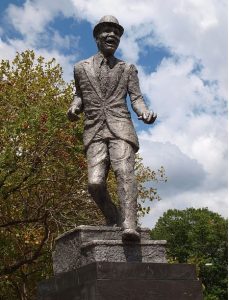 Zdjęcie pomnika Billa „Bojanglesa” Robinsona w Richmond w Wirginii.