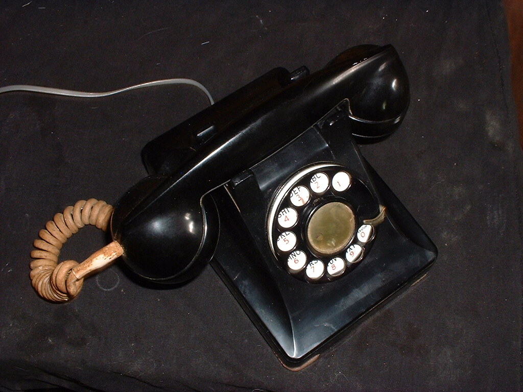 1940s era black hard plastic bulky phone