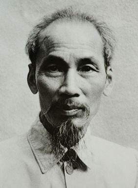 Photographic portrait of Hồ Chí Minh looking into camera