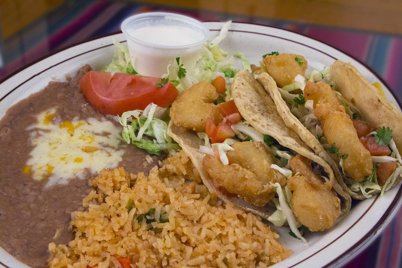 A plate of Mexican food