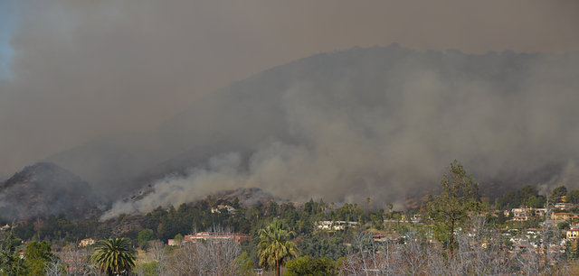 Image of Colby Fire in the San Gabriel Mountains foothills.