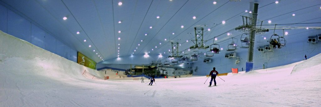 Image of an indoor ski slope at Ski Dubai located in the Mall of the Emirates.