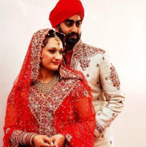 Photo of a Sikh couple in formal dress. Courtesy of Ananabanana.